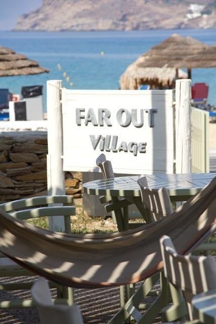 Far Out Village Hotel Милопотас Екстериор снимка